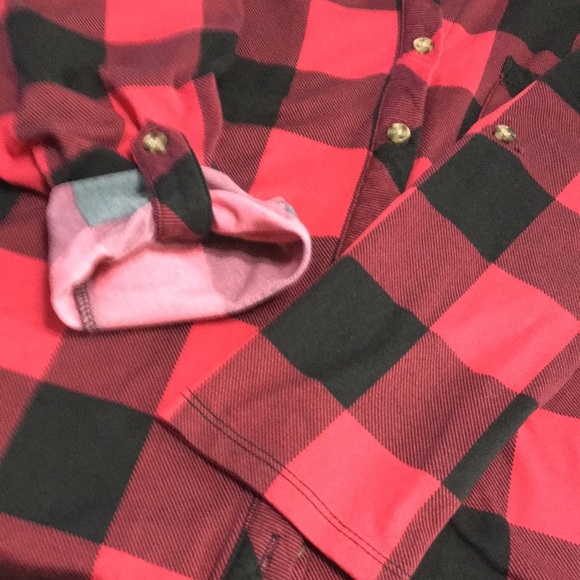 No comment Red & Black plaid, flannel shirt. Size Medium - Picture 8 of 12